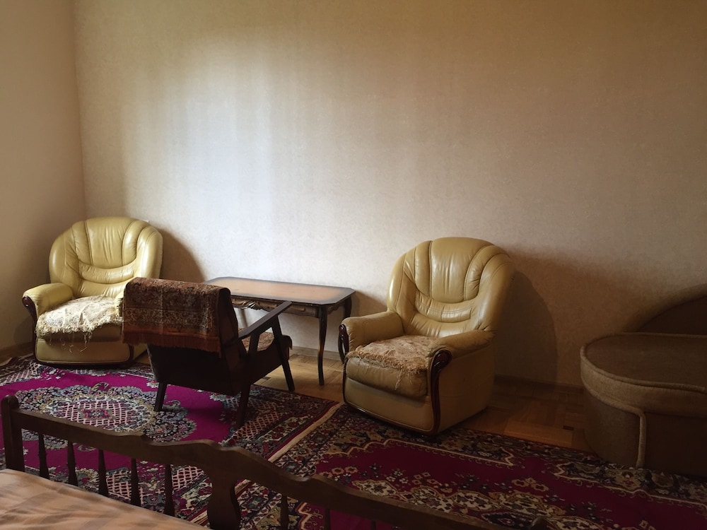 Azhdahak Guesthouse