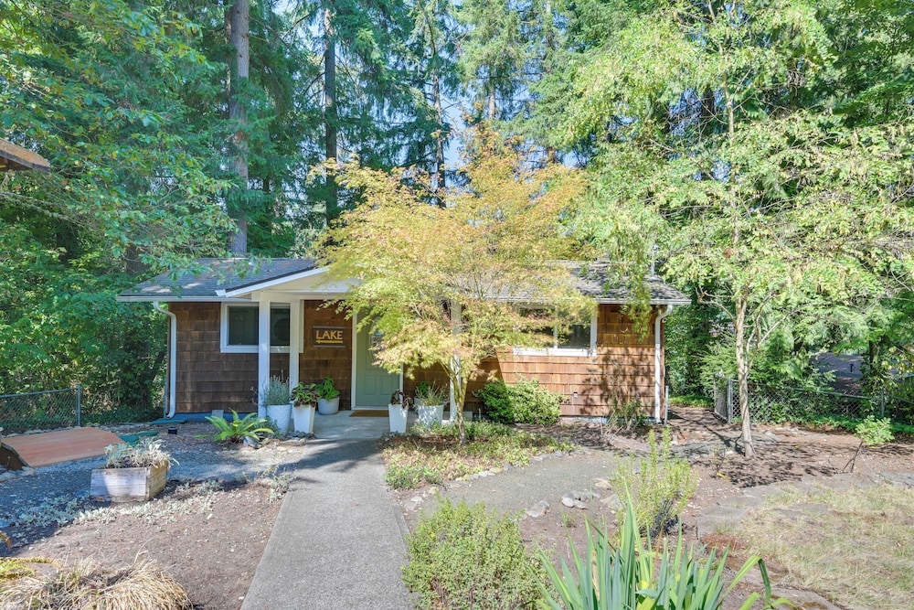 Waterfront Gem on Lake Saint Clair w/ Private Deck