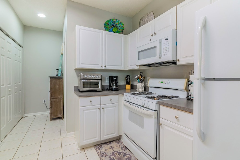 Legacy Villa 2604 - 2 Bedroom 2 Bath With Garage in Beachside Neighborhood
