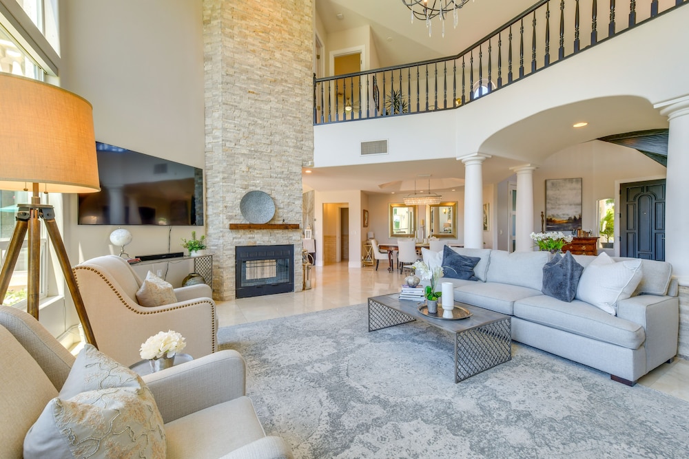 Waterfront Luxury Gilbert Retreat w/ Pool  Spa! - Property Image 6