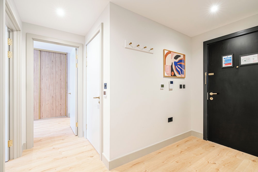 Light and Space Retreat