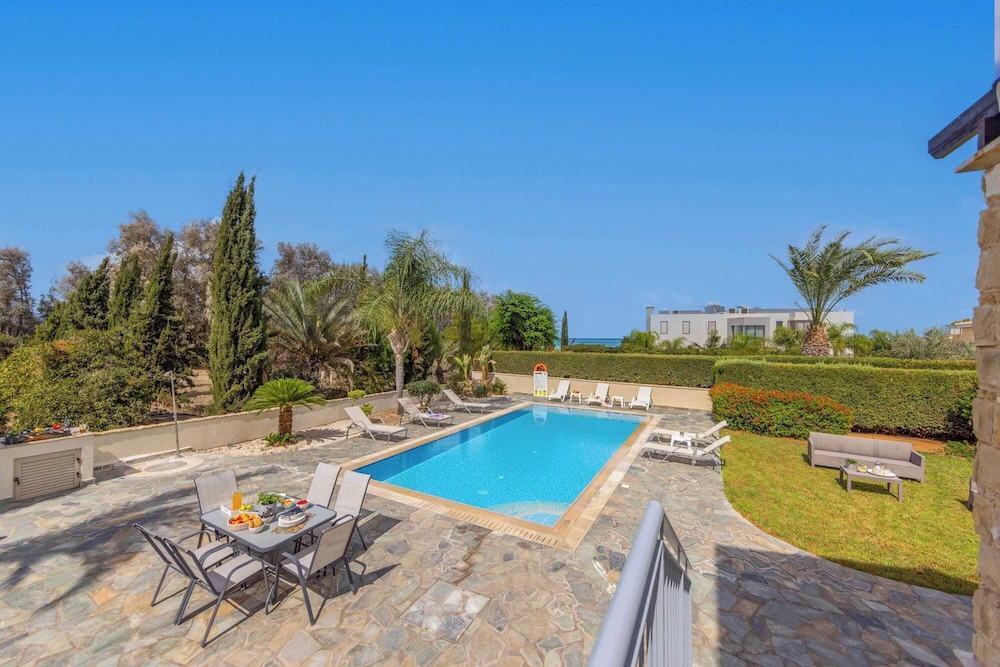 Villa Prosperity