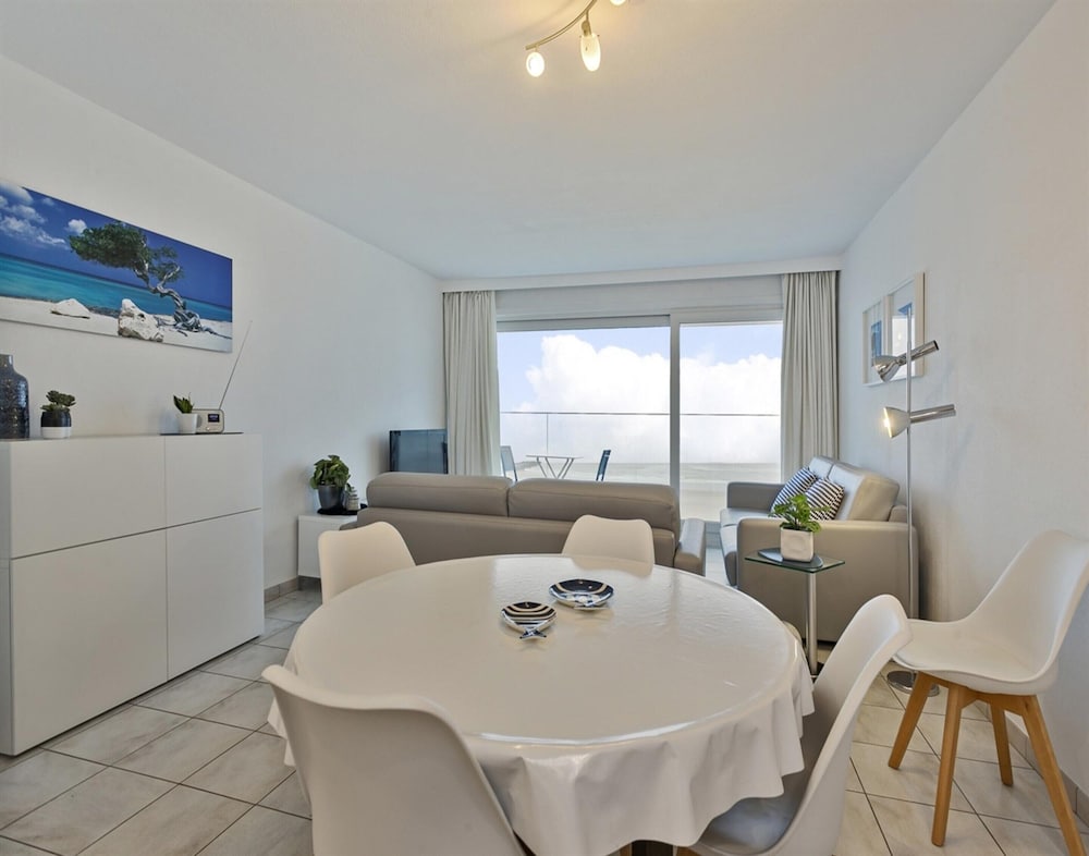 Apartment in Blankenberge With Sea Views