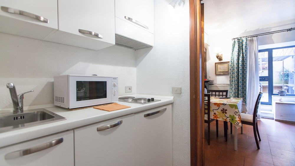 Rental in Rome Arco Ciambella Loft