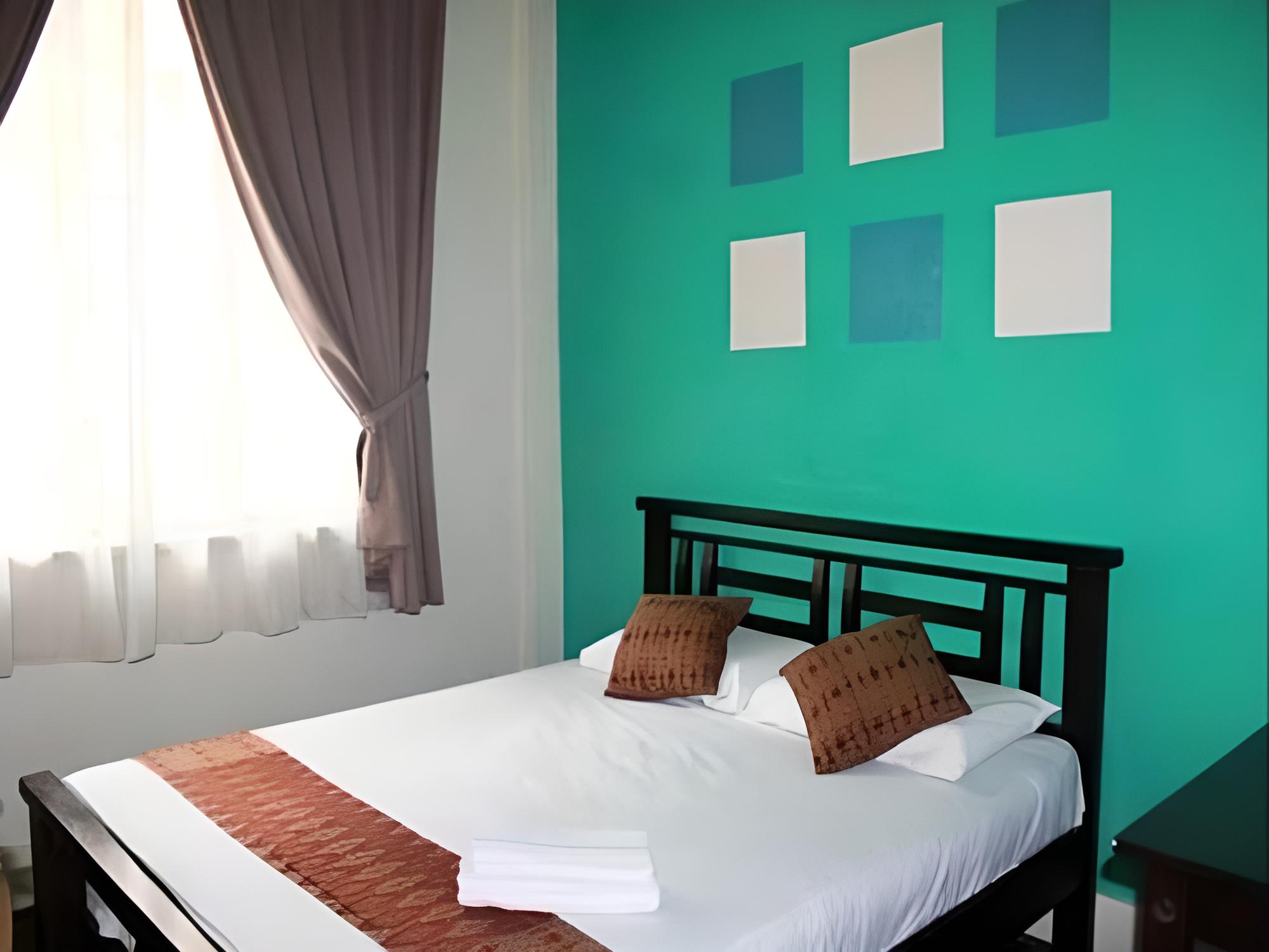 Borneo Backpackers