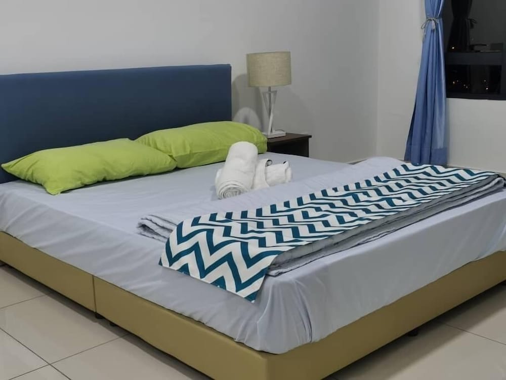 Woodsbury Suite by Homez Suite photo 6