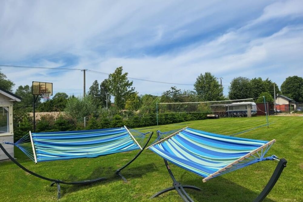 Comfortable Apartment, 5 Bedrooms, Summer Pool
