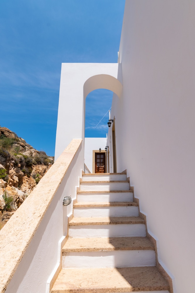Allotina Houses