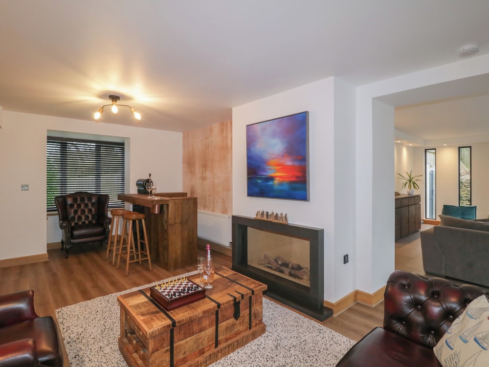 2 White Rock Court