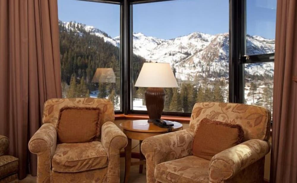 Lake Tahoe Vacations - Resort at Squaw Creek Penthouse 808 - Property Image 7