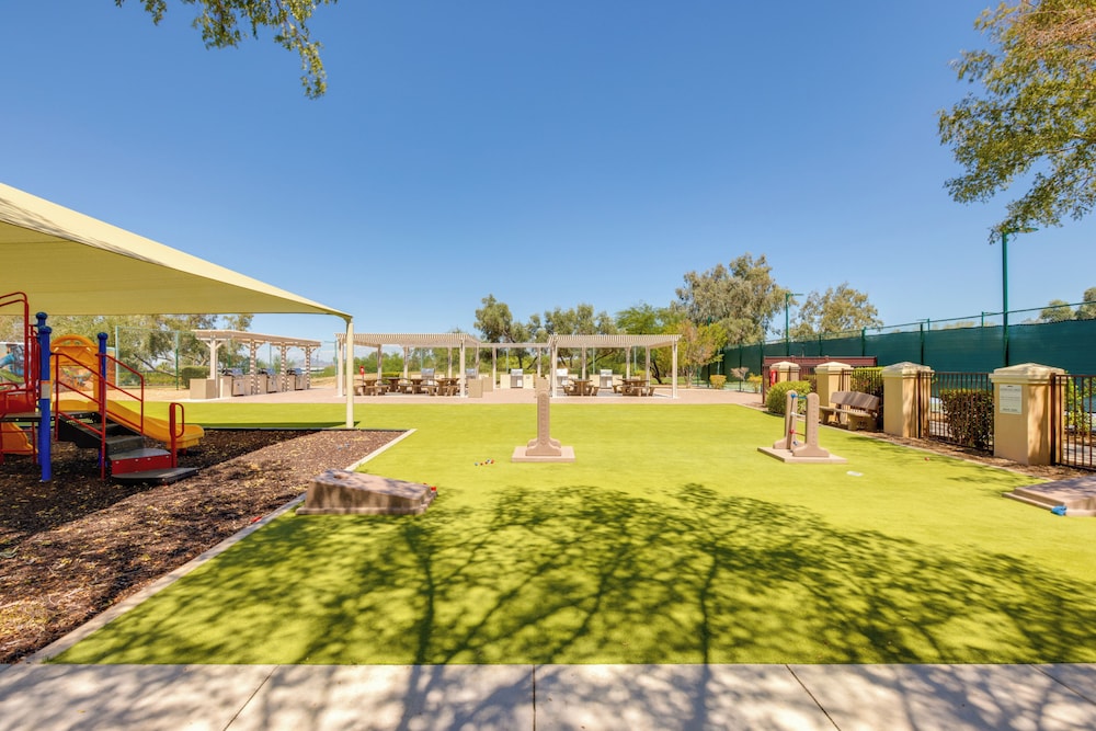 Private Yard & Fairway View: Phoenix Golf Retreat!