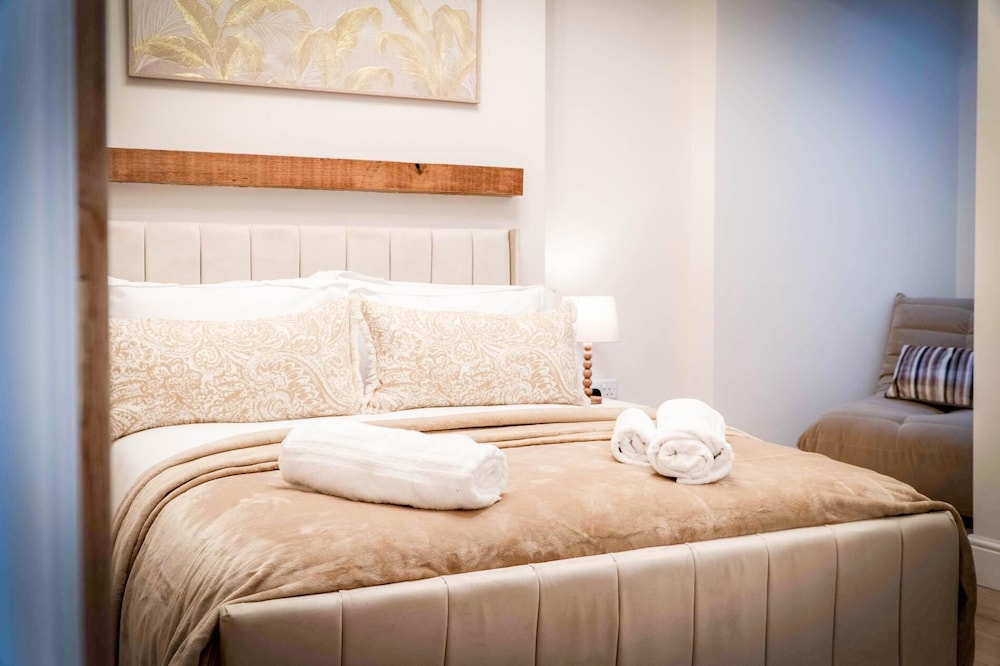 Seascape Retreat - 3 Bedroom Flat - Porthcawl