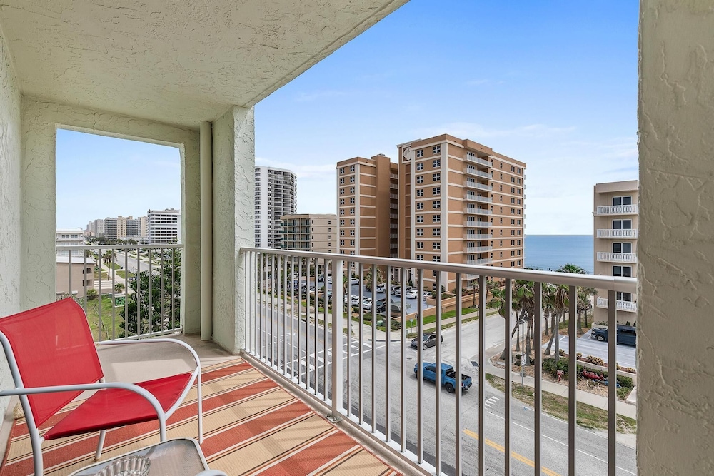 Ocean Terrace Club 601