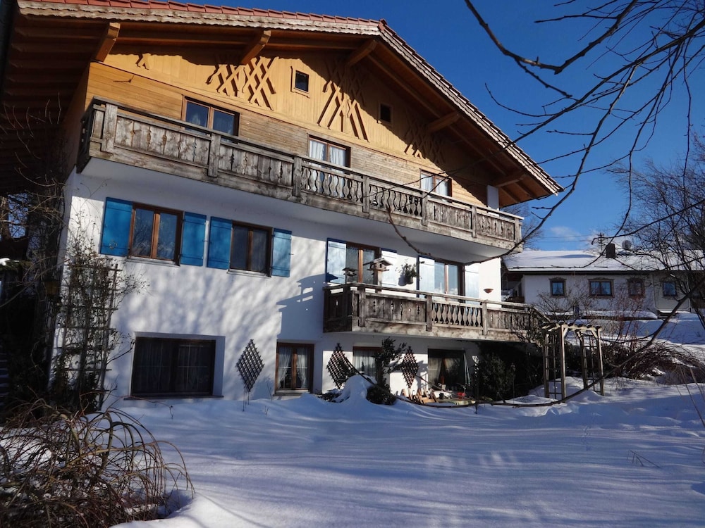 Appealing Apartment With Balcony