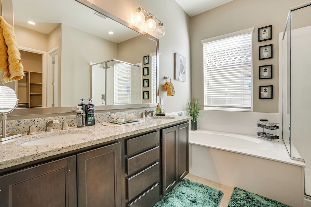 Covered Patio & Community Pool: Home in Surprise