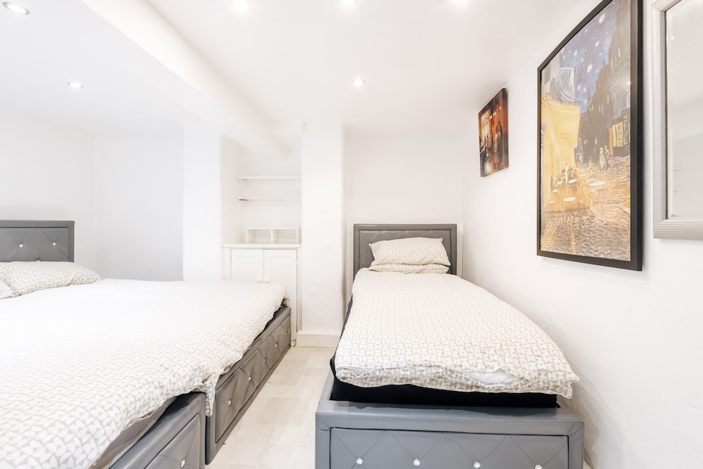 Luxury Town House view 4