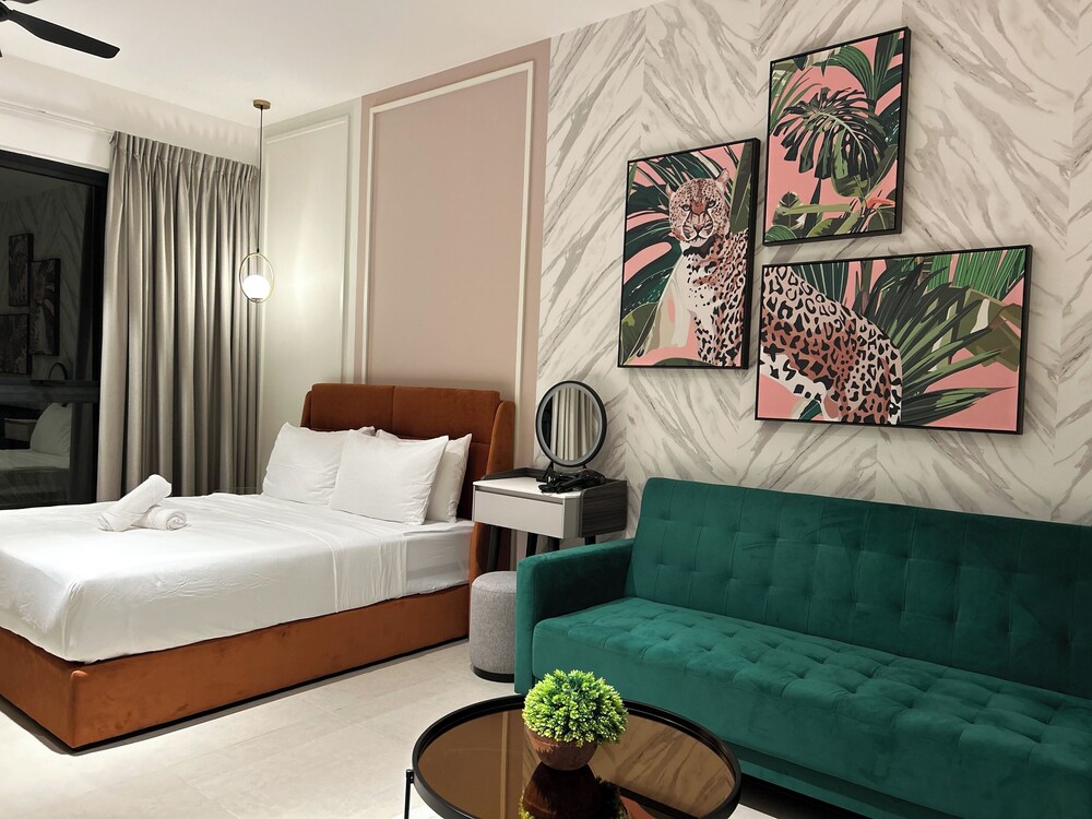 The Paxtonz by Manhattan Group