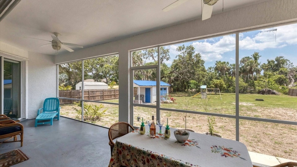 Close To Casey Key Nokomis Beach Pet Friendly Large Yard 3 Bedroom Home
