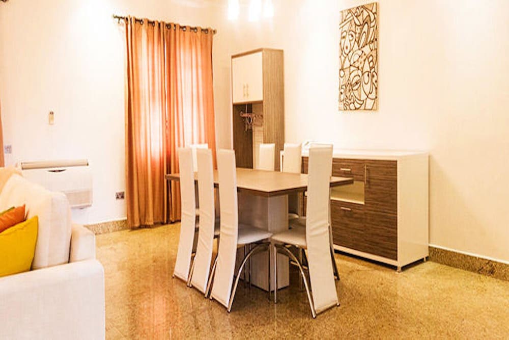 Reeve Court Apartment