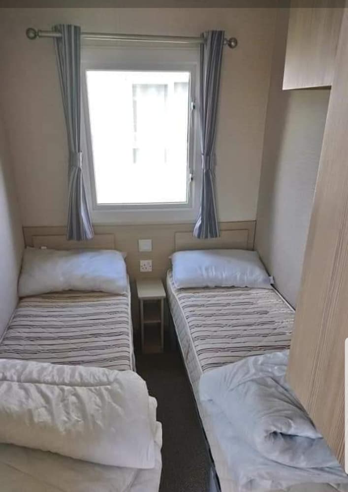 Lovely Multiple dog Friendly Caravan Rhyl view 4
