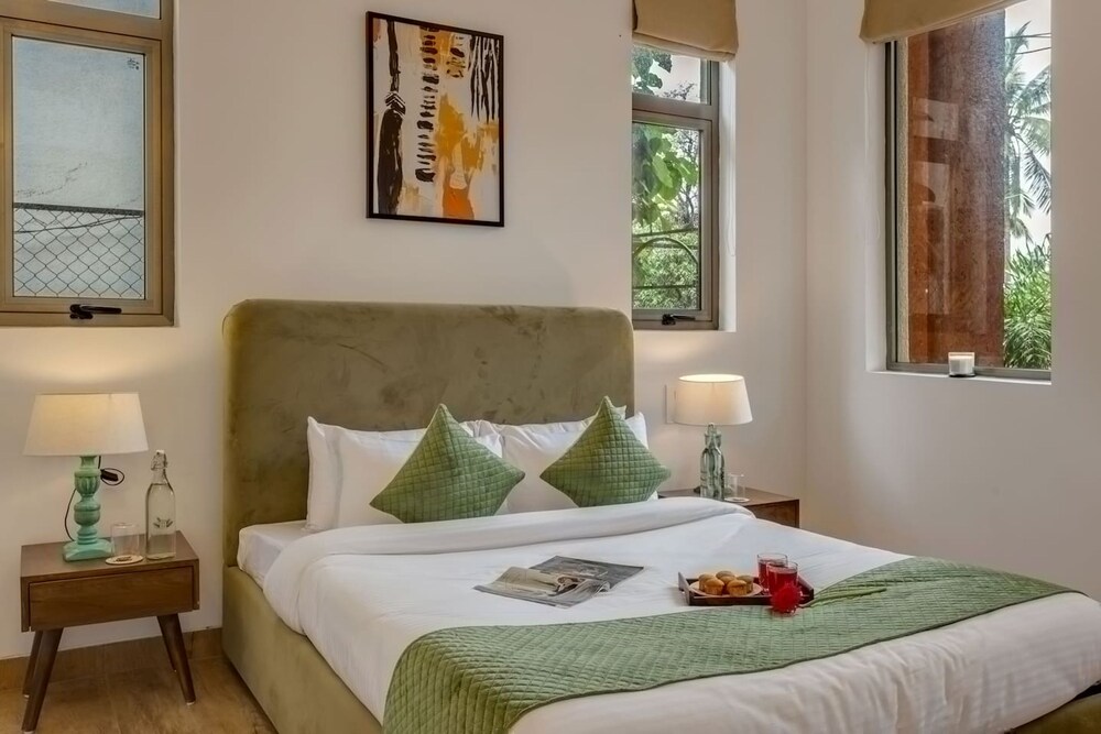 Casa Maxima - 4BR w Private Pool 1km to the Beach