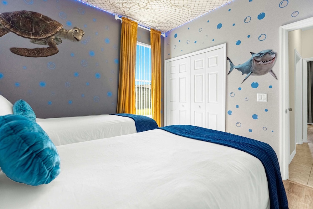 Upstay: Crystal Cove Resort Villa w/ Pool & Games