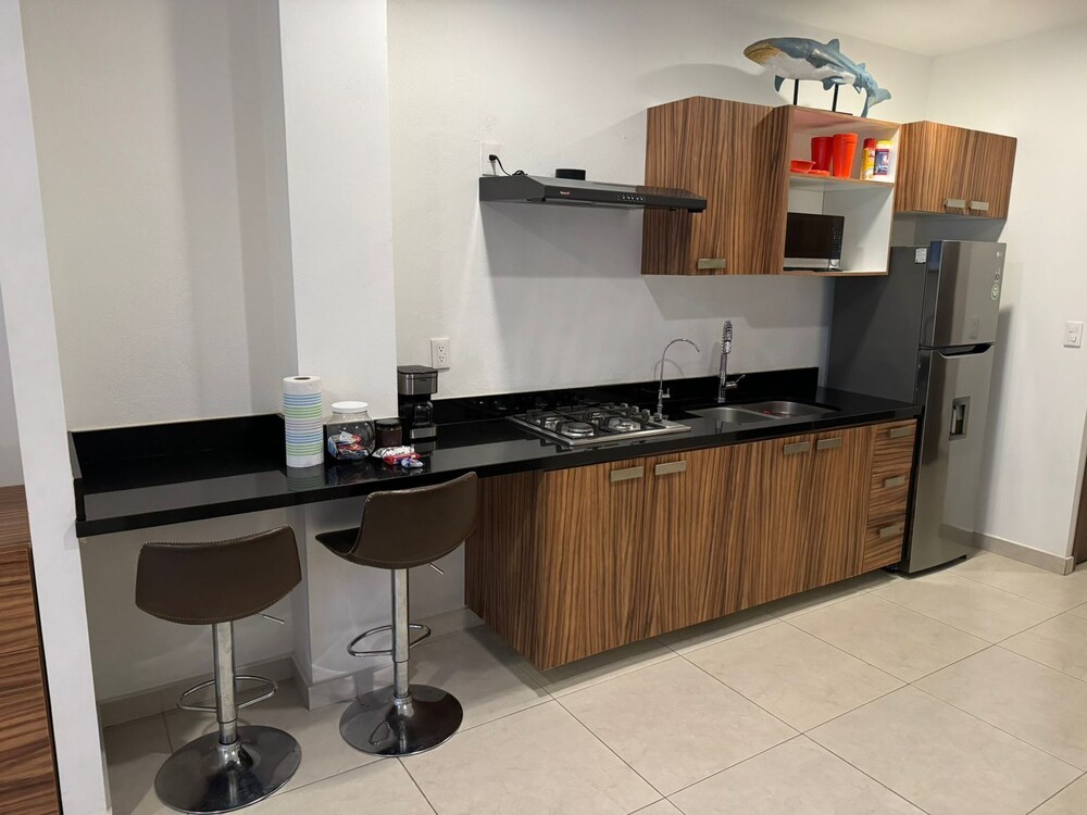 Cambria Versalles by Tovigo Rentals