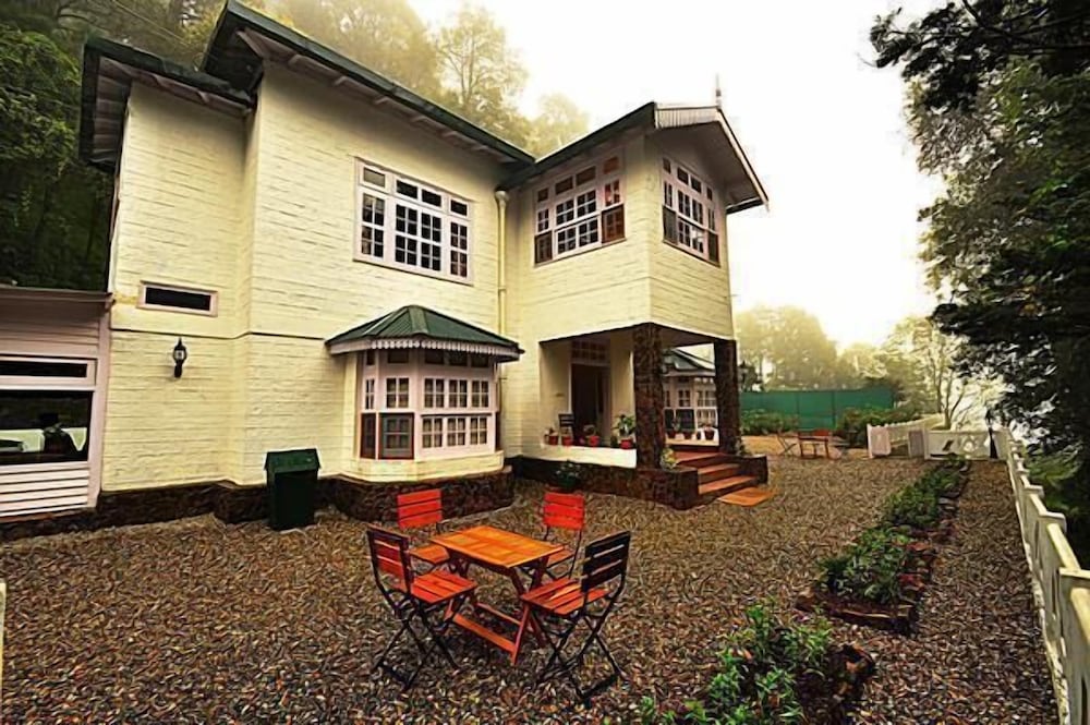 Hotel Dev Cottage