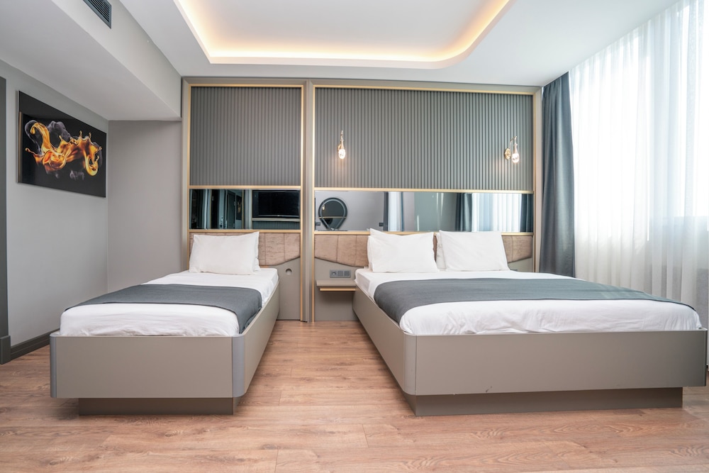 216 Ruby Süit - Image 13