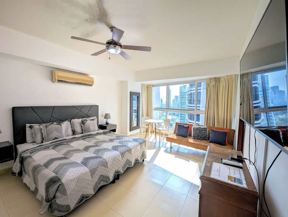 YC 2301-C l Apartamento 2BR en av balboa