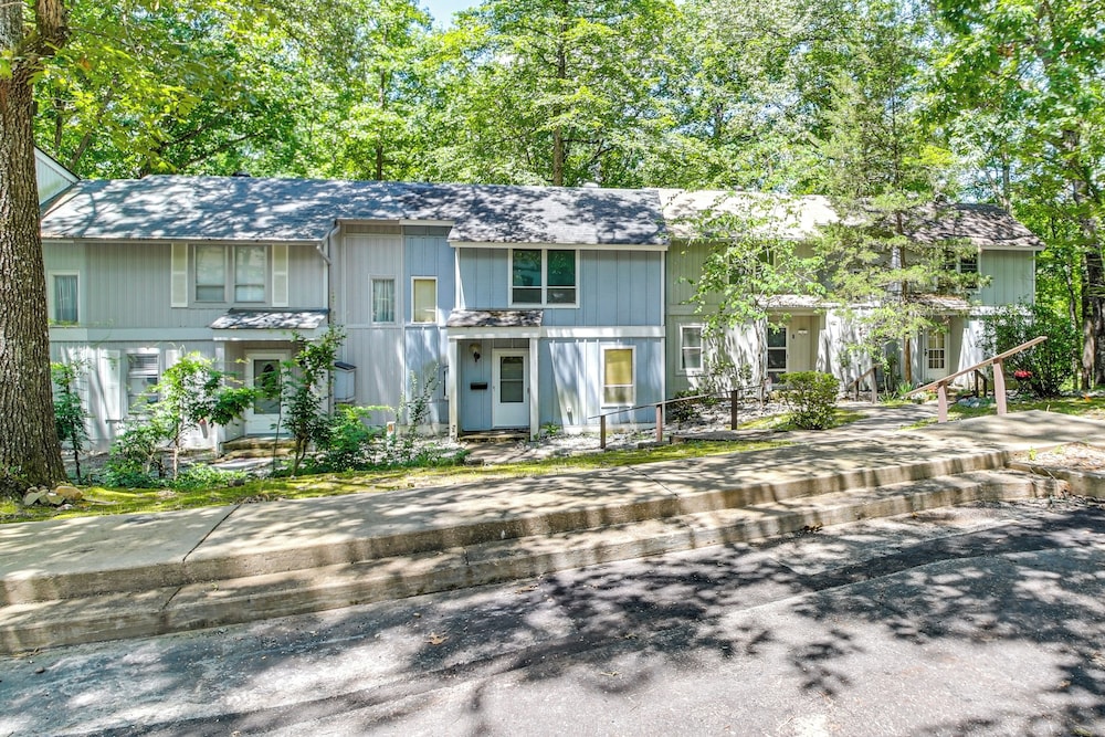 Walk to Lake Desoto: Home w/ Hot Tub Access!