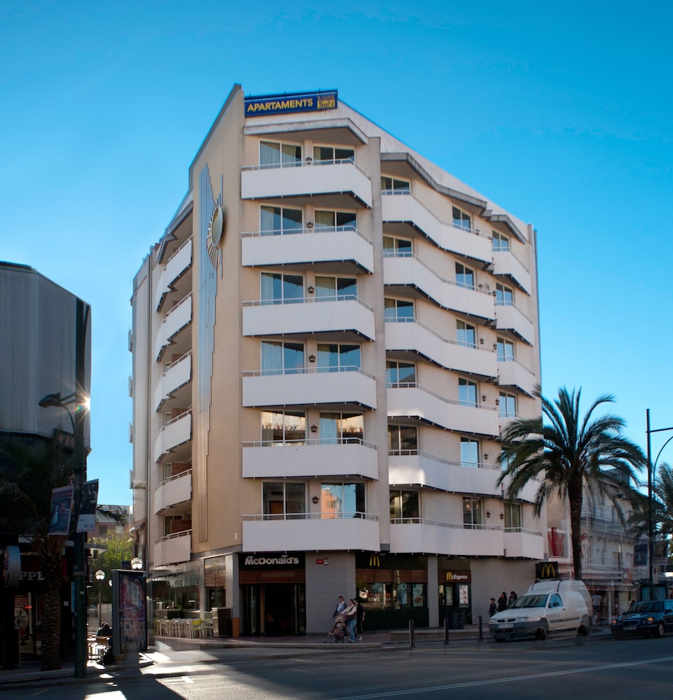 Hotel Apartaments Lloret Sun - Image 1