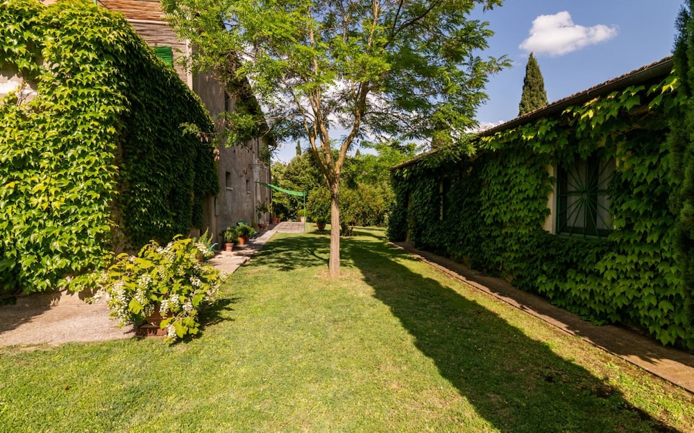 Farmhouse With Exclusive View Between Umbria and Tuscany La Godiola-albizia