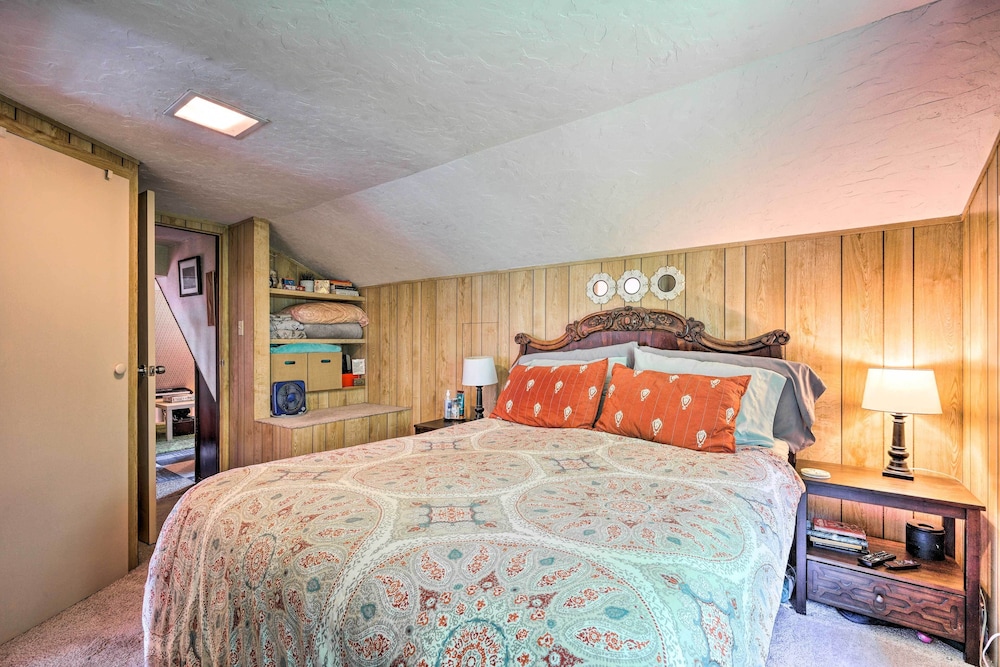 Vibrant Putney Cabin w/ Fire Pit: Hike & Ski!