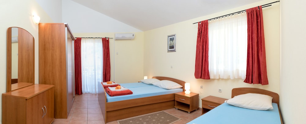 Apartments Vila Adrijana and Fitness Studio Wolf