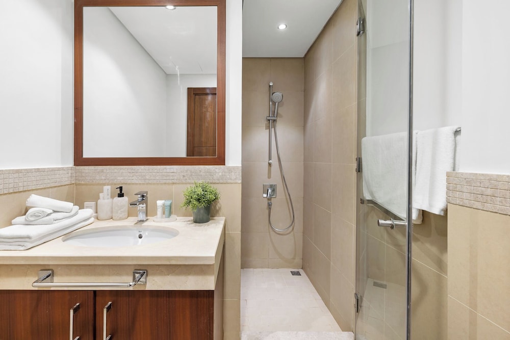 3BR Direct Access to Dubai Mall