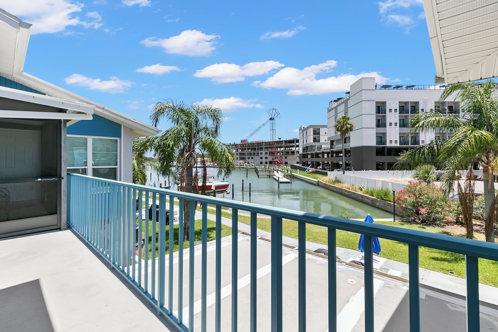 Madeira Beach Yacht Club 151H by Distinctive Beach Rentals