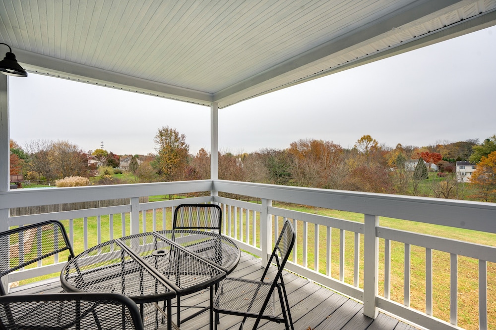 Family-friendly Hatfield Home: 3 Mi to Downtown! - Property Image 8