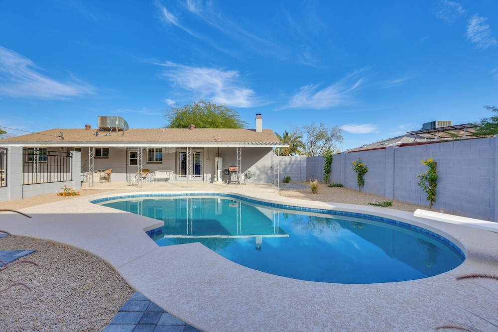 Centrally Located Oasis 1 Mi to Shadow Mountain!