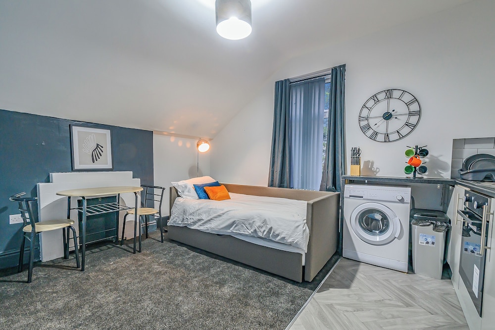 Modern 1 Bed - Near City Centre