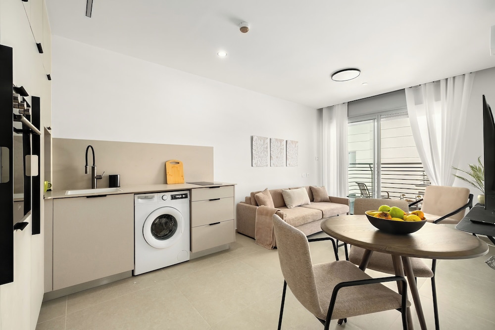 Stylish Eilat Stay w Pool by Sea N Rent