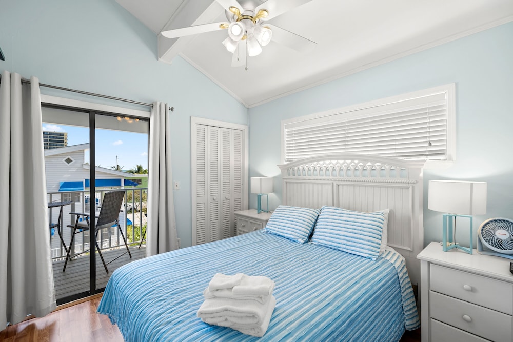 Sunset Beach House by Distinctive Beach Rentals view 2