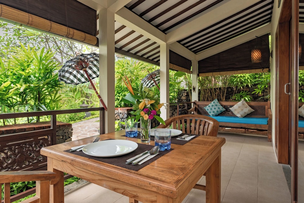 Alamanda Lovina Resort