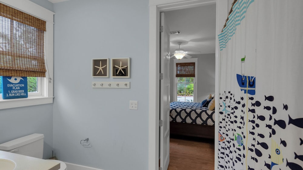 5 Bedrooms - 2 Neighborhood Pools - Tennis view 3
