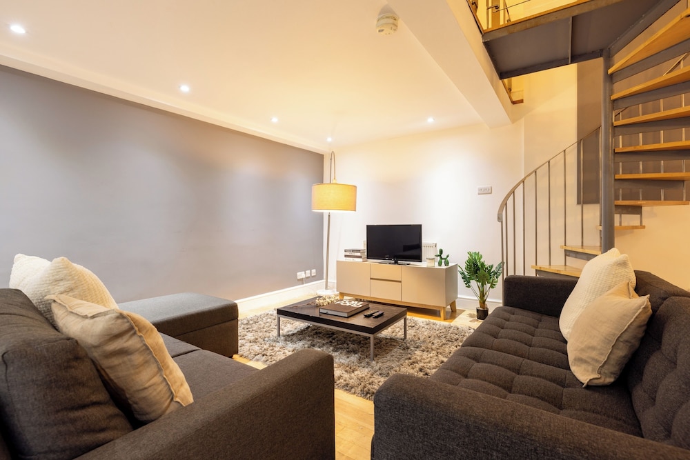 Charming City Retreat in Central London