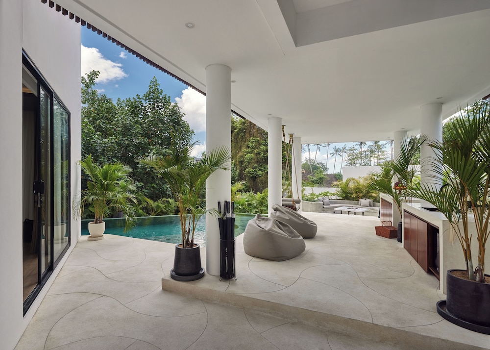 The River Villa by BREIG