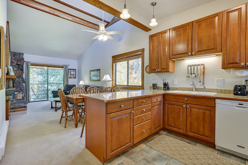 Updated Winter Park Condo w/ Indoor Heated Pool!