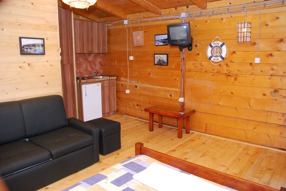 Caushi Studio Ada Bojana view 3