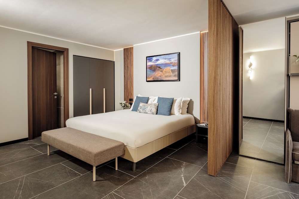 Isabella Suites