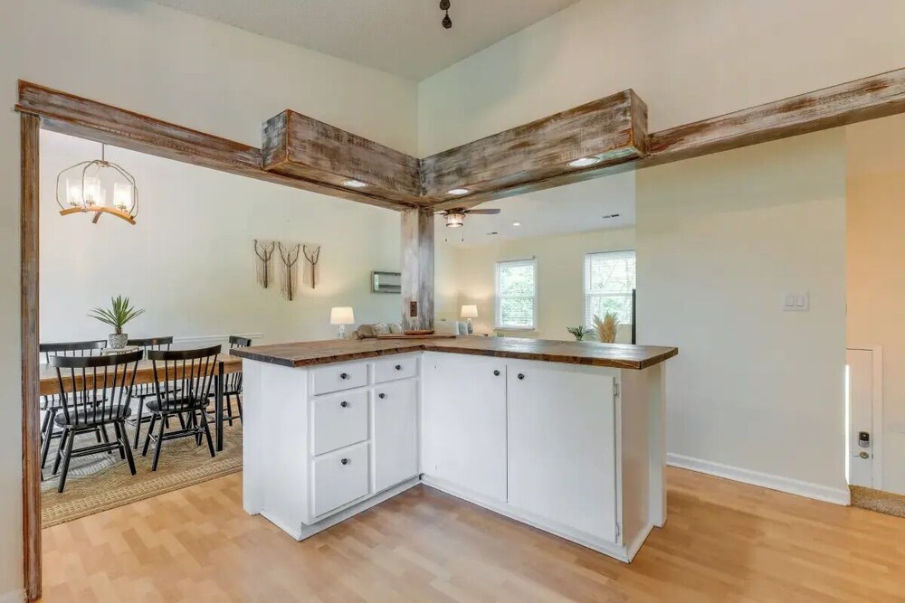 Pet-Friendly Lake Norman Retreat